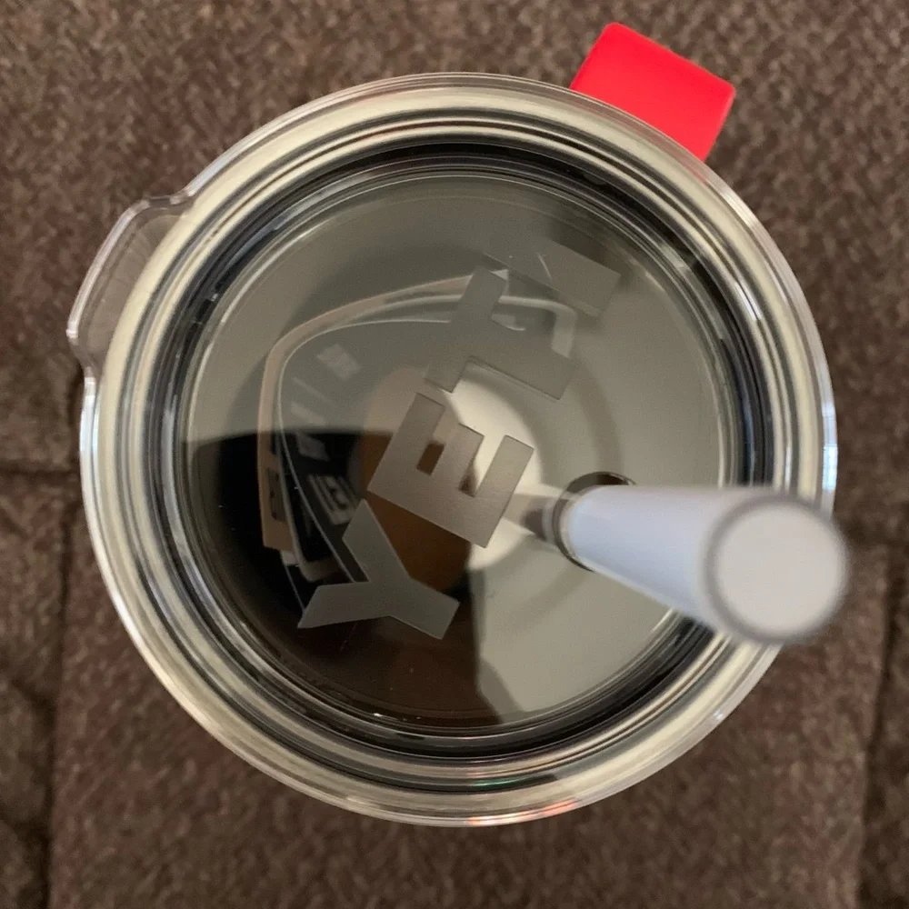 YETI Rambler 25 oz Tumbler with Handle and Straw Lid, Travel Mug. Brand New - Picture 8 of 11